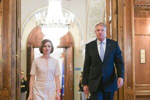 Санду 29 липня провела зустріч у Бухаресті з Йоганнісом