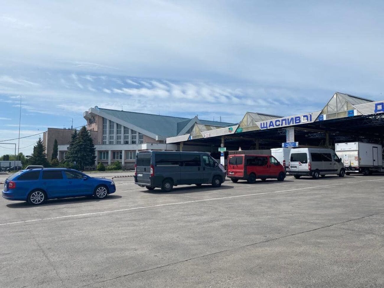 Мужчинам призывного возраста сейчас запрещен выезд из Украины