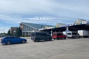 Чоловікам призовного віку наразі заборонено виїжджати з України