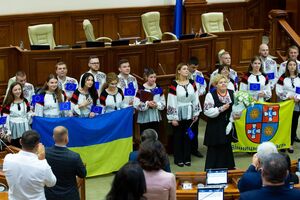 Хор из Винницы покорил молдавских депутатов