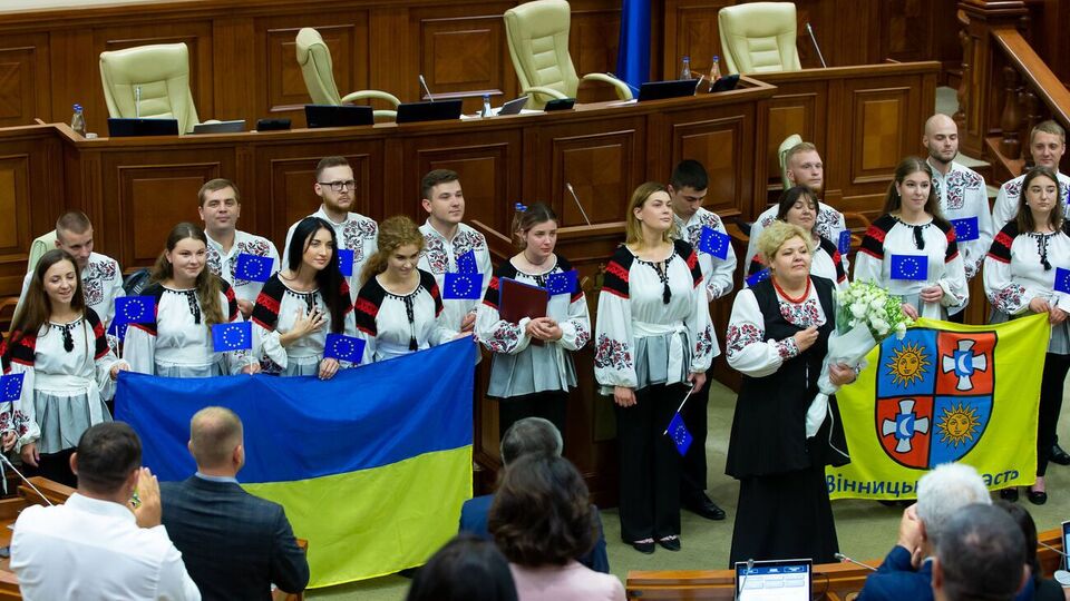 Хор из Винницы покорил молдавских депутатов