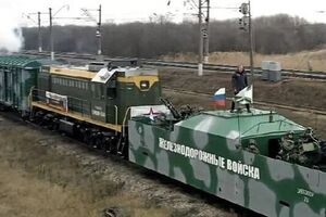 Російські окупанти пригнали до Мелітополя бронепоїзд на початку березня