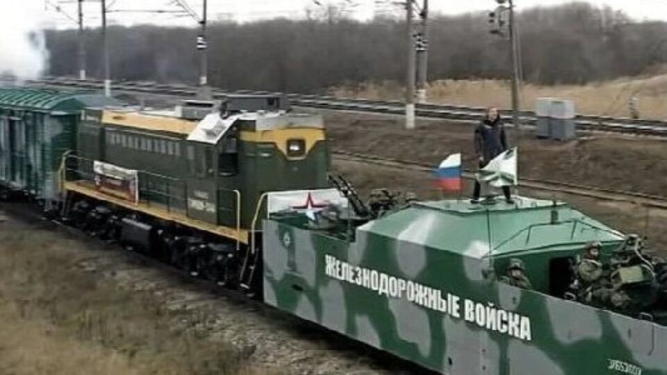 Російські окупанти пригнали до Мелітополя бронепоїзд на початку березня