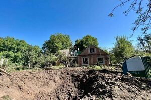 Унаслідок удару по Харкову пошкоджено приватний будинок та школу, постраждала жінка