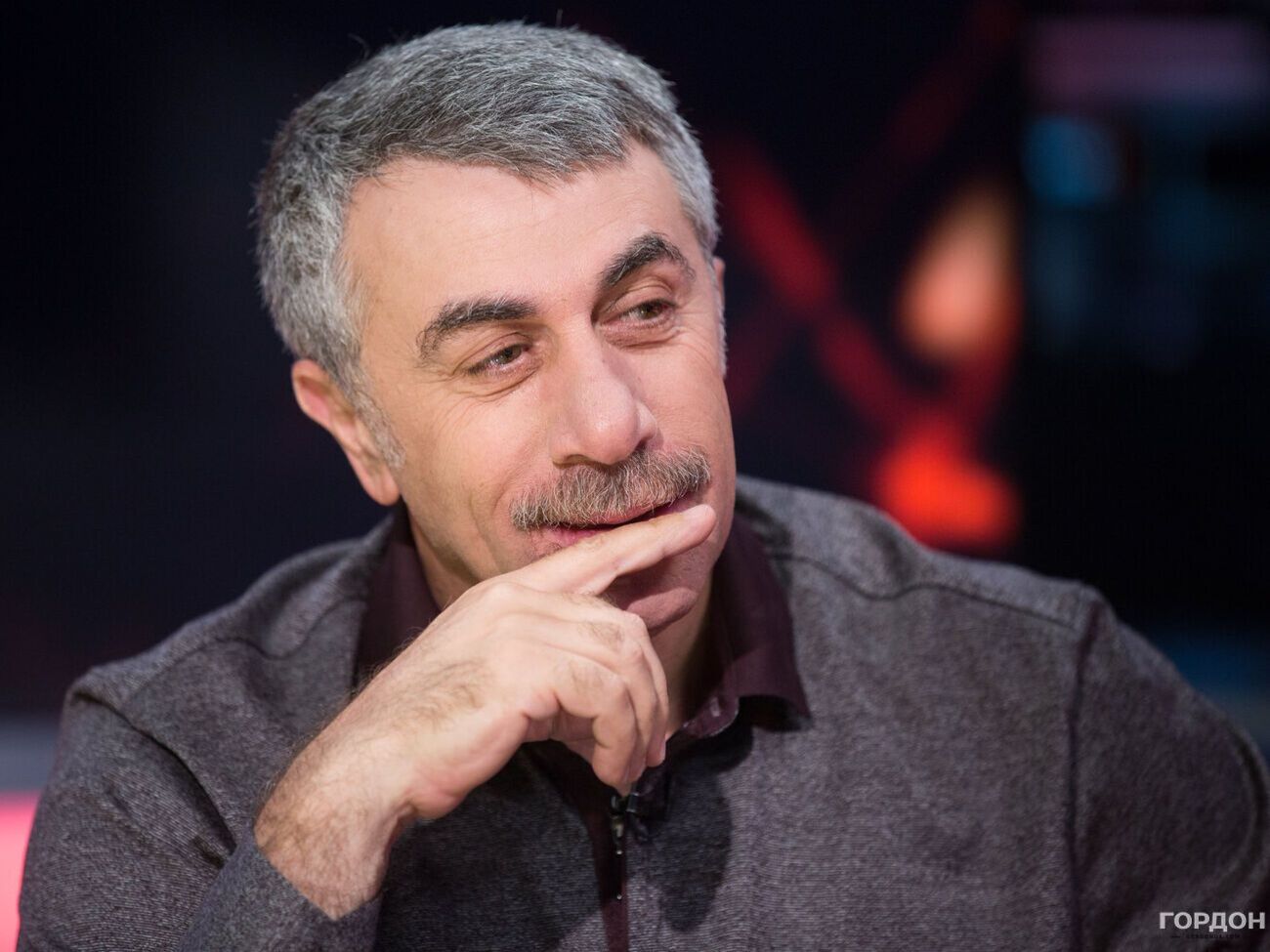 Комаровский:&nbsp;Треба казати: "Молодець, лікарю! Як ви гарно розмовляєте українською мовою! Боже, як мені подобається"