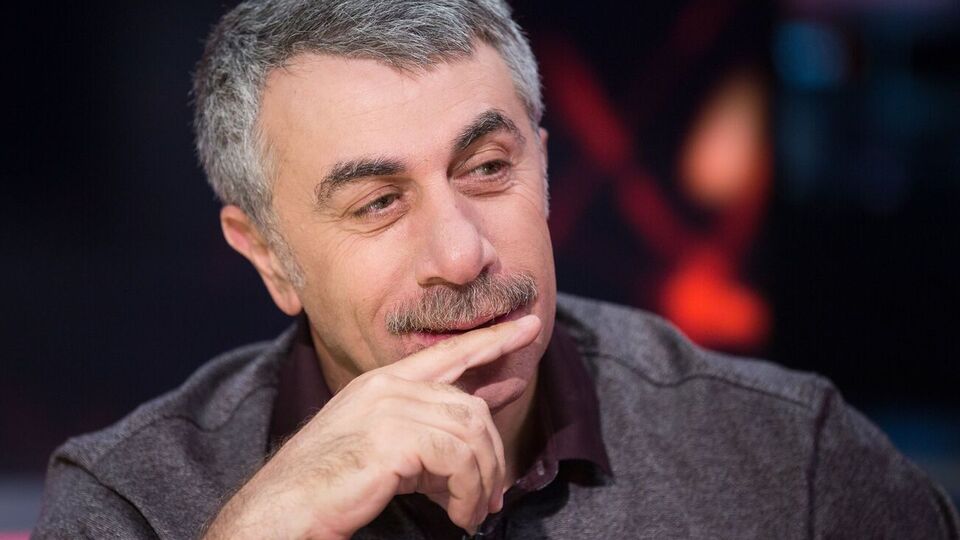 Комаровский: Треба казати: "Молодець, лікарю! Як ви гарно розмовляєте українською мовою! Боже, як мені подобається"