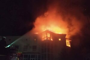 Окупанти вночі вдарили із РСЗВ по Нікопольському району, зазначив Резніченко