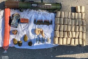СБУ показала вилучені під час обшуку засоби ураження