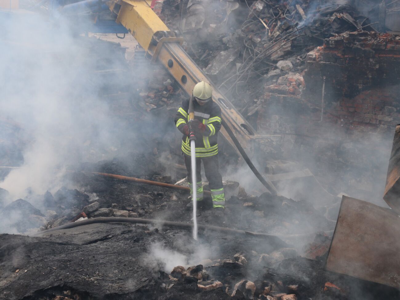 На місці ударів у Харкові виникли пожежі