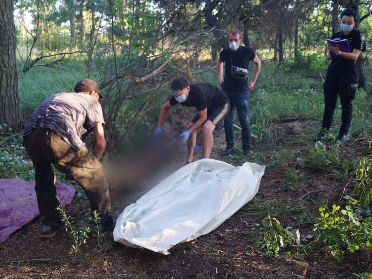 Тіло чоловіка виявили у лісосмузі біля колишніх позицій російських окупантів