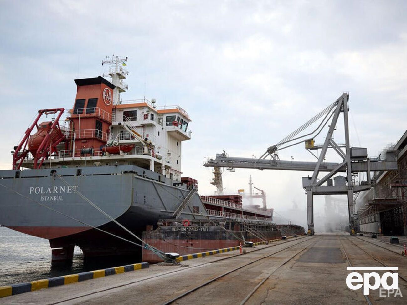 Суда уже загружаются зерном в украинских портах