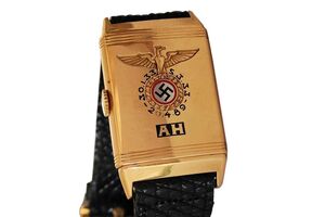 Часы Гитлера продали за $1,1 млн – почти в два раза дешевле ожидаемой цены