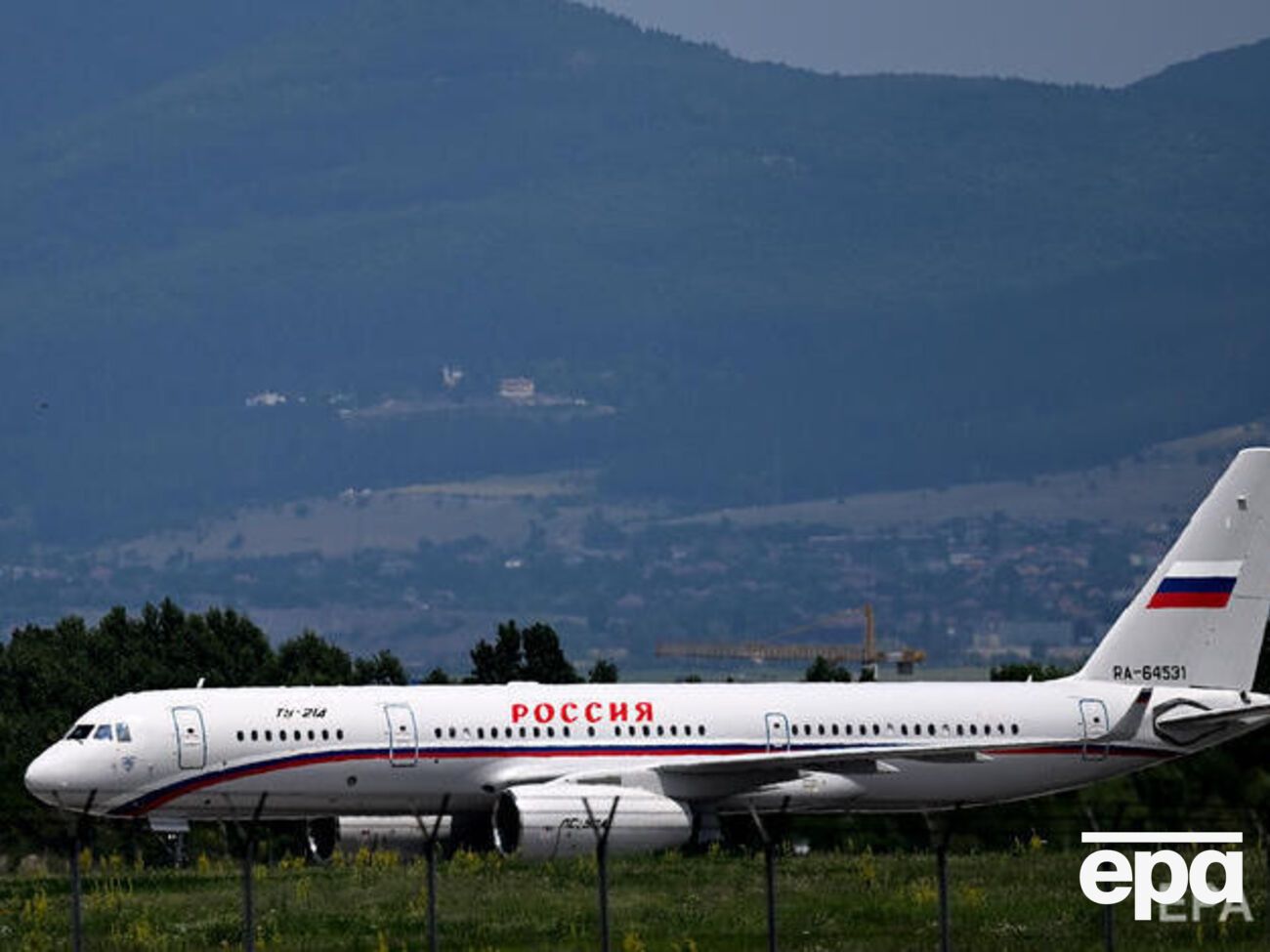 Российских дипломатов и членов их семей забирали двумя самолетами