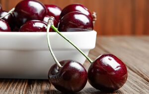 Бронюк рекомендует сушить и замораживать черешню