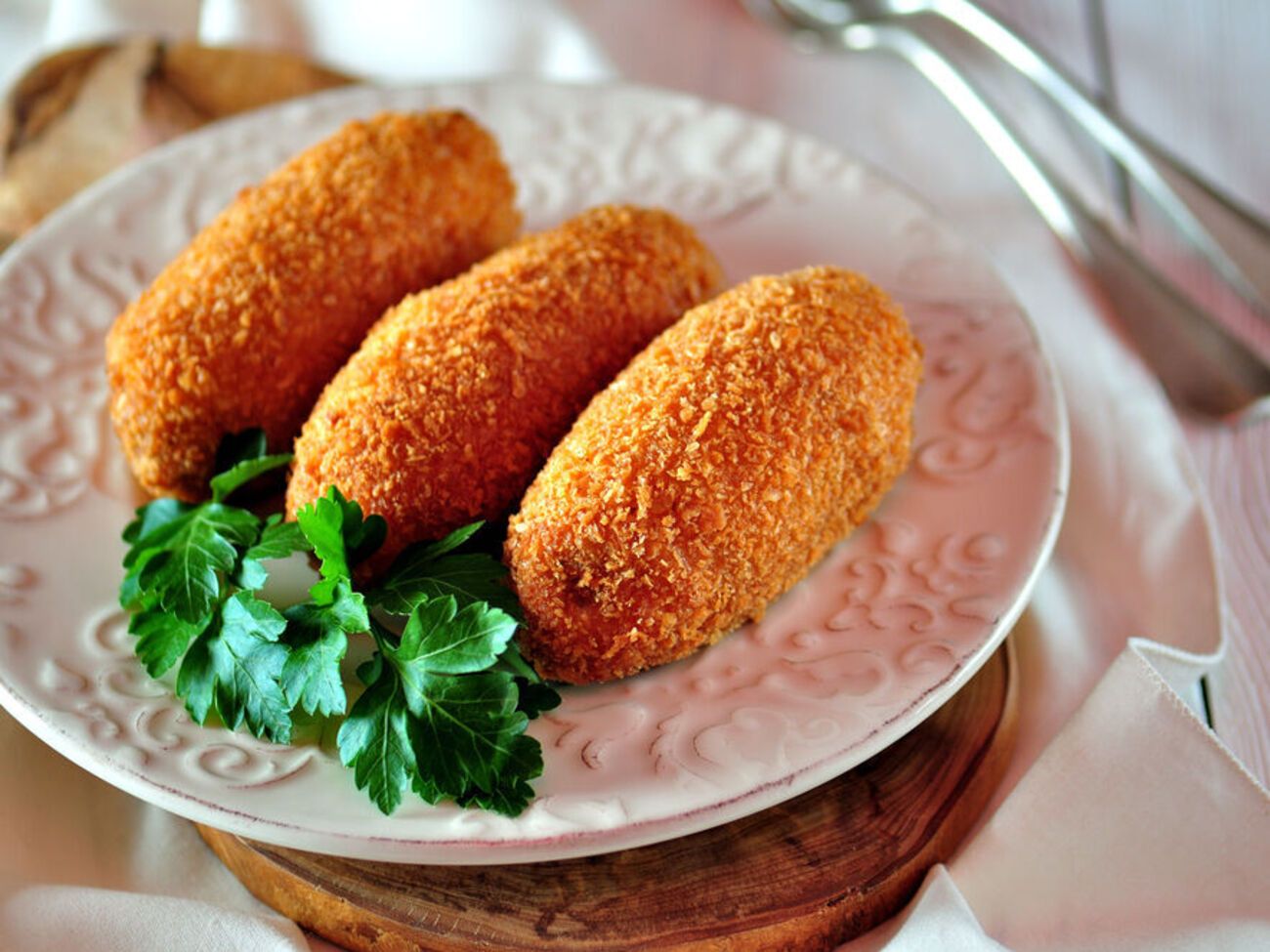 Котлеты по рецепту Саливанчук необходимо обжаривать перед запеканием