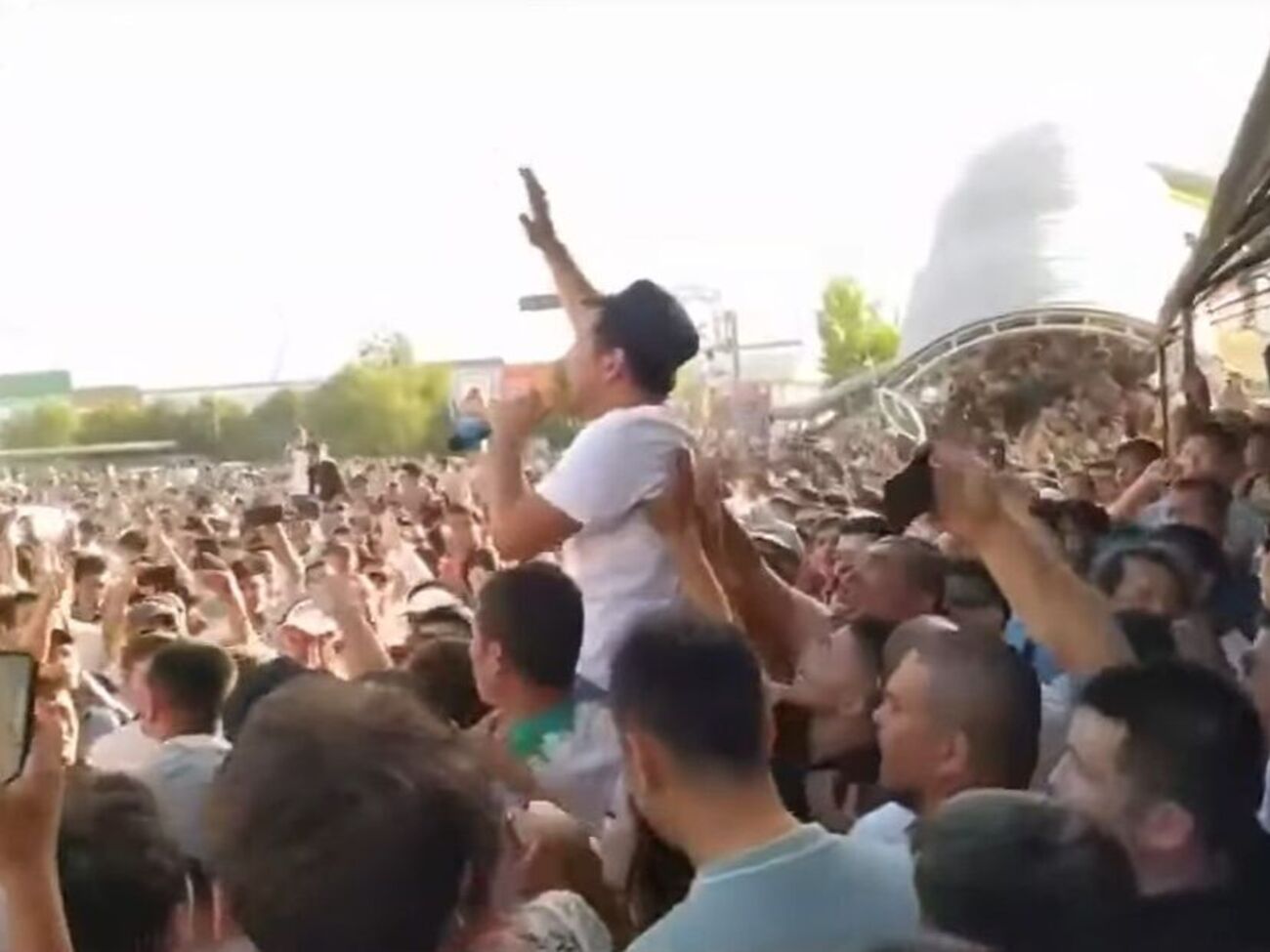 На протестах в Узбекистане погибли 18 человек