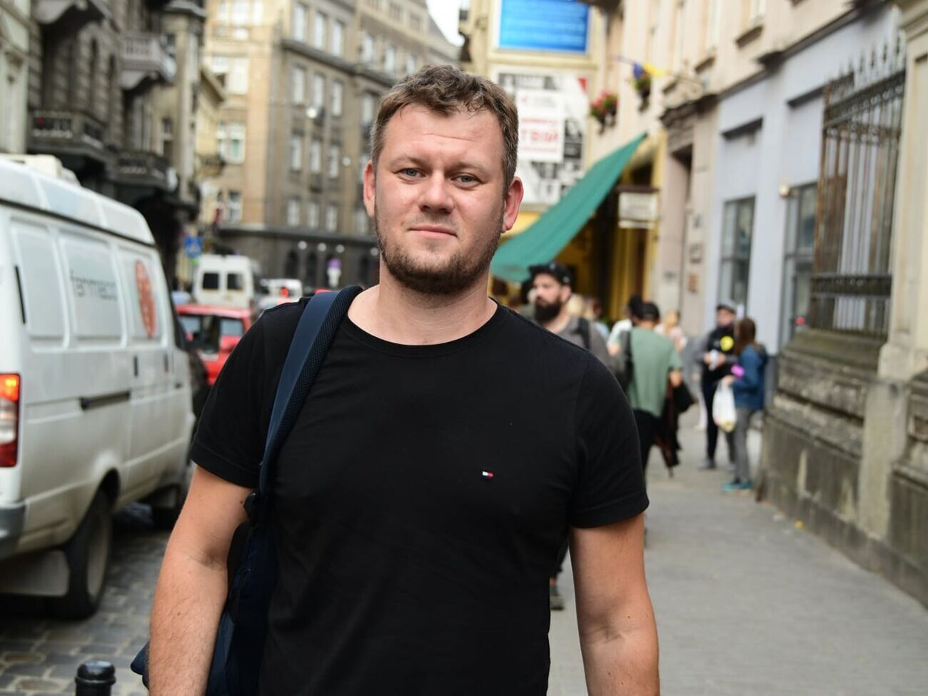 На словах РФ освобождает Славянск от нацистов, а в реальности убивает его жителей, которых сама называет "русскими", чтобы отомстить за Белгород