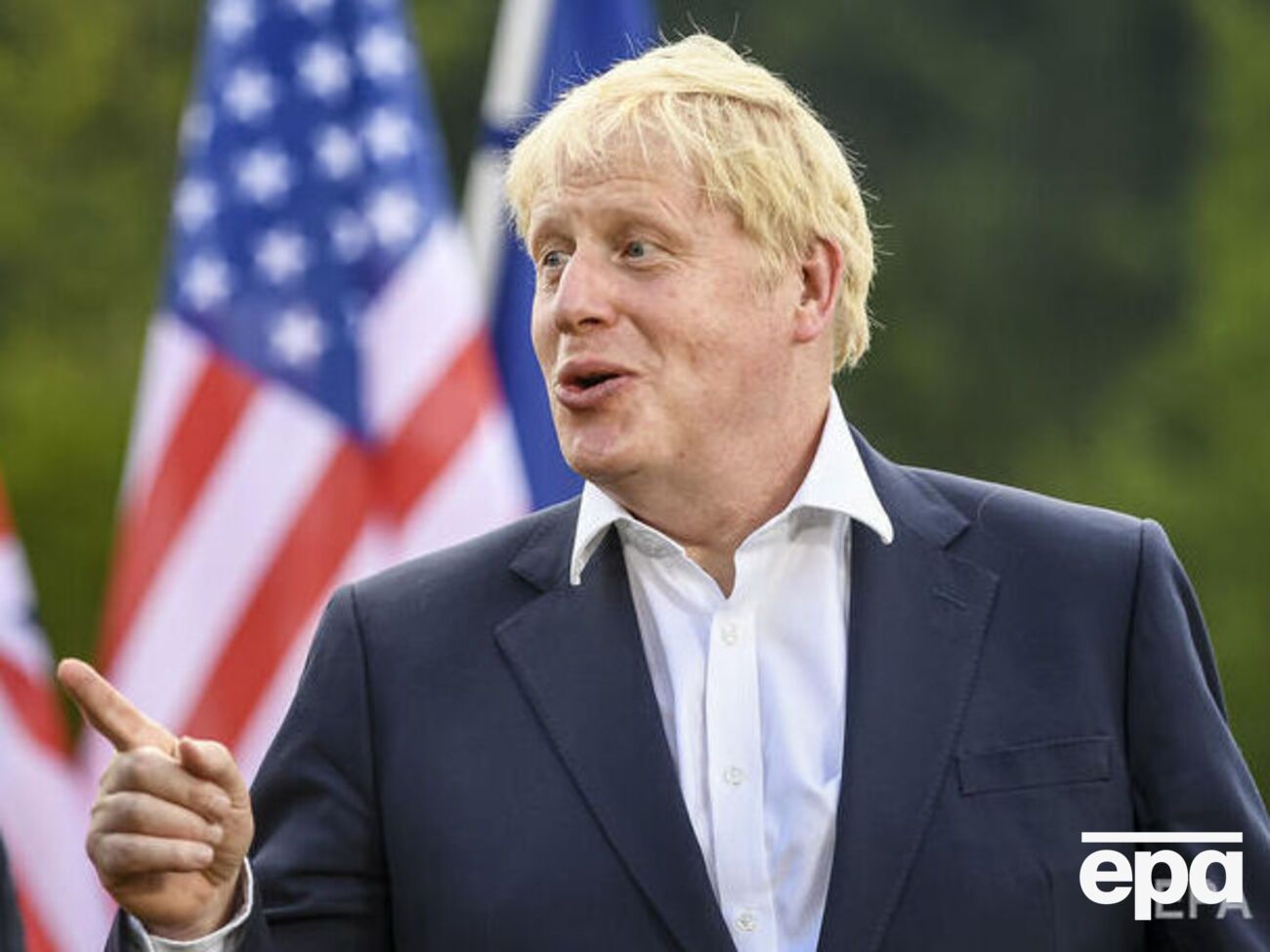 В клипе использованы фразы Джонсона, которые он произносил во время визита в Украину