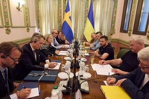 Зеленський (третій праворуч) подякував Андерссон (третя ліворуч) за підтримку курсу України на повноправне приєднання до ЄС у майбутньому