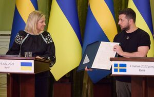 Андерссон передала Зеленскому копию письма из Национального архива Швеции, написанного в 1711 году