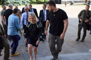 Андерссон зауважила, що їй подобається вишивка