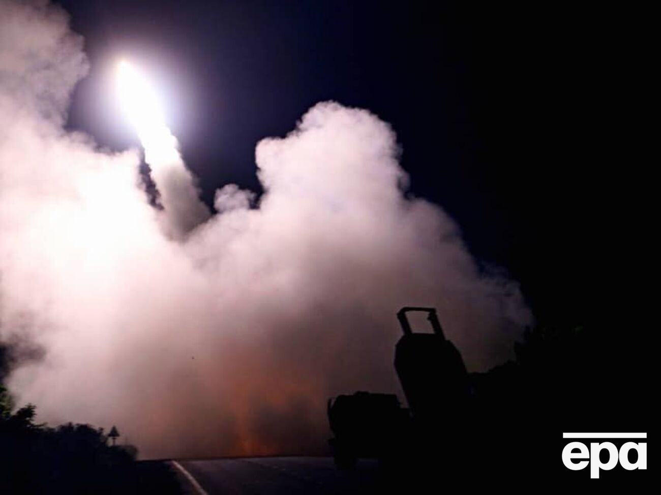 По складам боеприпасов оккупантов в тылу прилетает "что-то очень дальнобойное и красивое", отметил Арестович (фото иллюстративное)