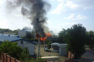 За даними страткому ЗСУ, після влучення виникла пожежа в казармі російських військових