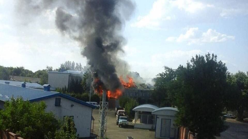 За даними страткому ЗСУ, після влучення виникла пожежа в казармі російських військових