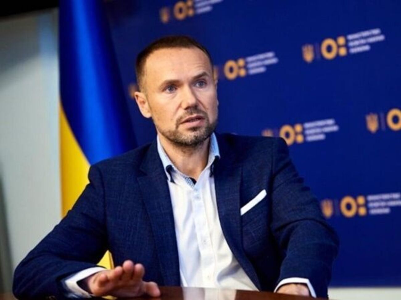 Шкарлет заверил, что выпускники смогут получить свои аттестаты в течение года после отмены военного положения