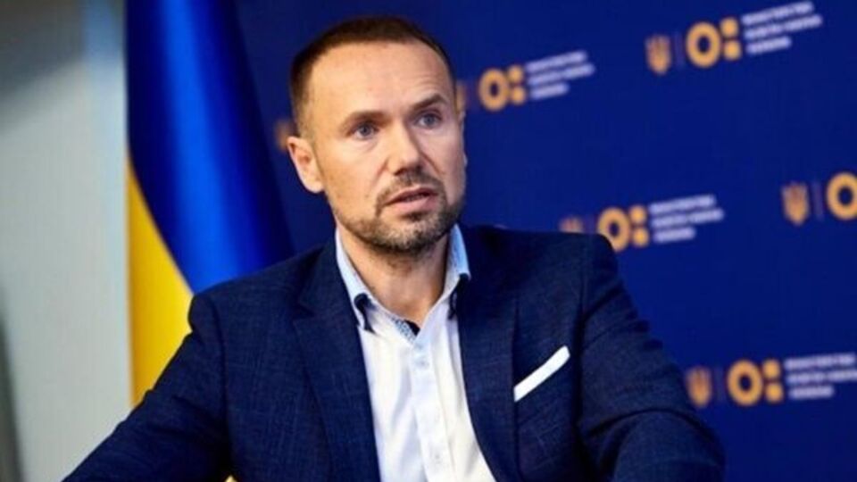 Шкарлет запевнив, що випускники зможуть отримати свої атестати протягом року після скасування воєнного стану