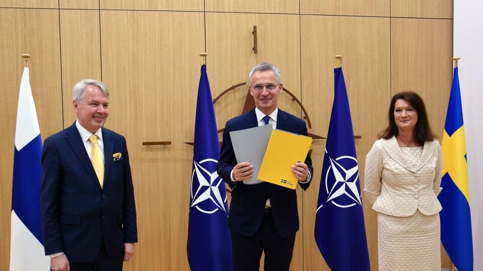Подписи под протоколом о вступлении в НАТО поставили главы Министерств иностранных дел Финляндии и Швеции