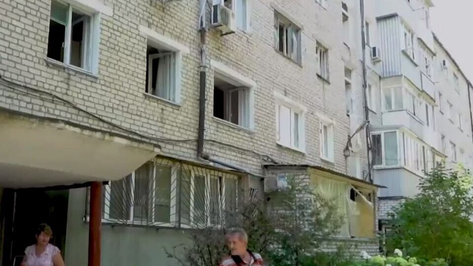 Взрывная волна выбила окна в домах