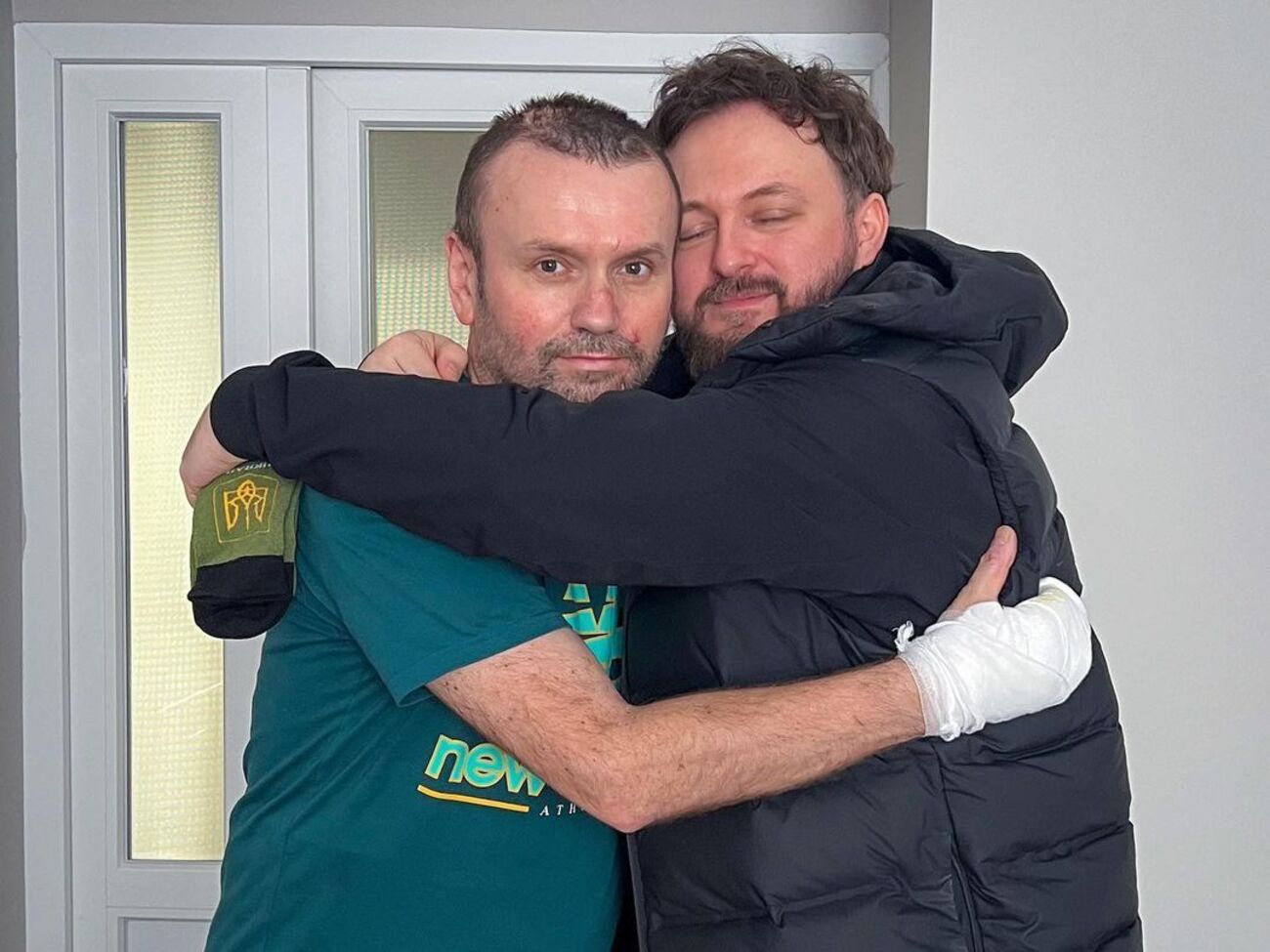 Друга Хоми (на фото) кілька разів прооперували, зараз він удома, але попереду ще дві операції