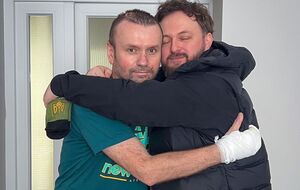 Друга Хомы (на фото) несколько раз прооперировали, сейчас он дома, но впереди еще две операции