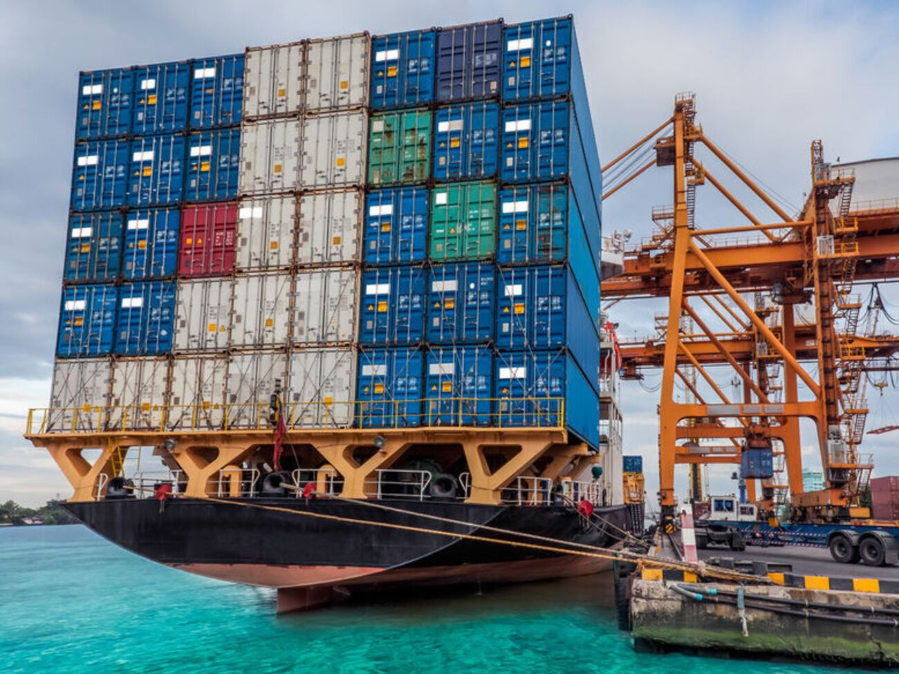 В мае&nbsp;власти РФ решили легализировать так называемый "параллельный импорт"