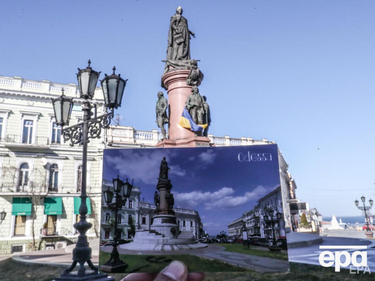 Пам'ятник встановили у 1900 році