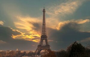 Мерія Парижа виділила приблизно €60 млн на те, щоб знову пофарбувати вежу