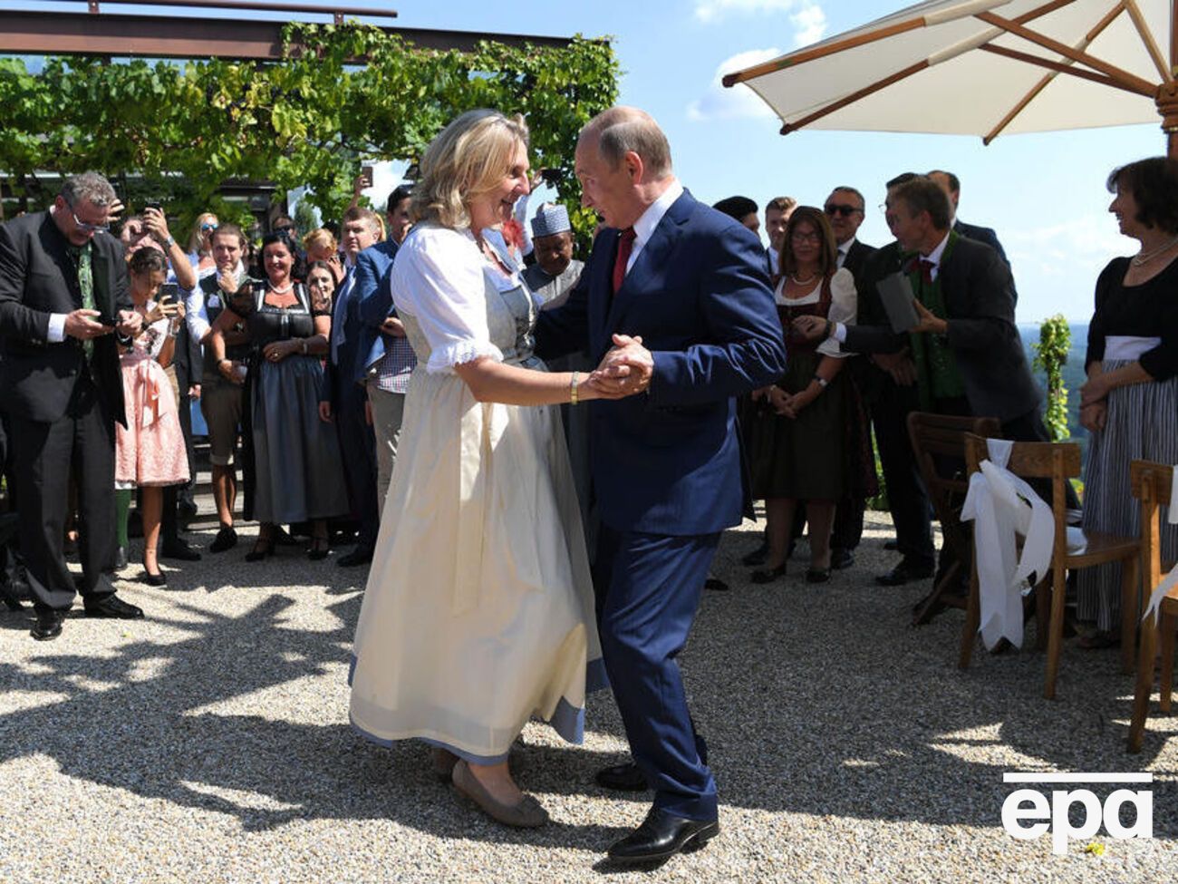 Кнайсль возглавляла МИД Австрии в 2017&ndash;2019 годах, Путин приезжал на ее свадьбу в 2018-м