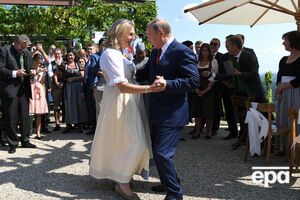 Кнайсль возглавляла МИД Австрии в 2017–2019 годах, Путин приезжал на ее свадьбу в 2018-м