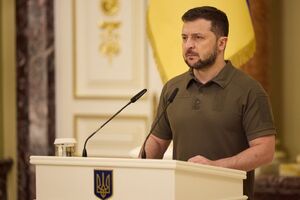 Зеленский требует доработать норму о необходимости получения разрешения на выезд военнообязанным