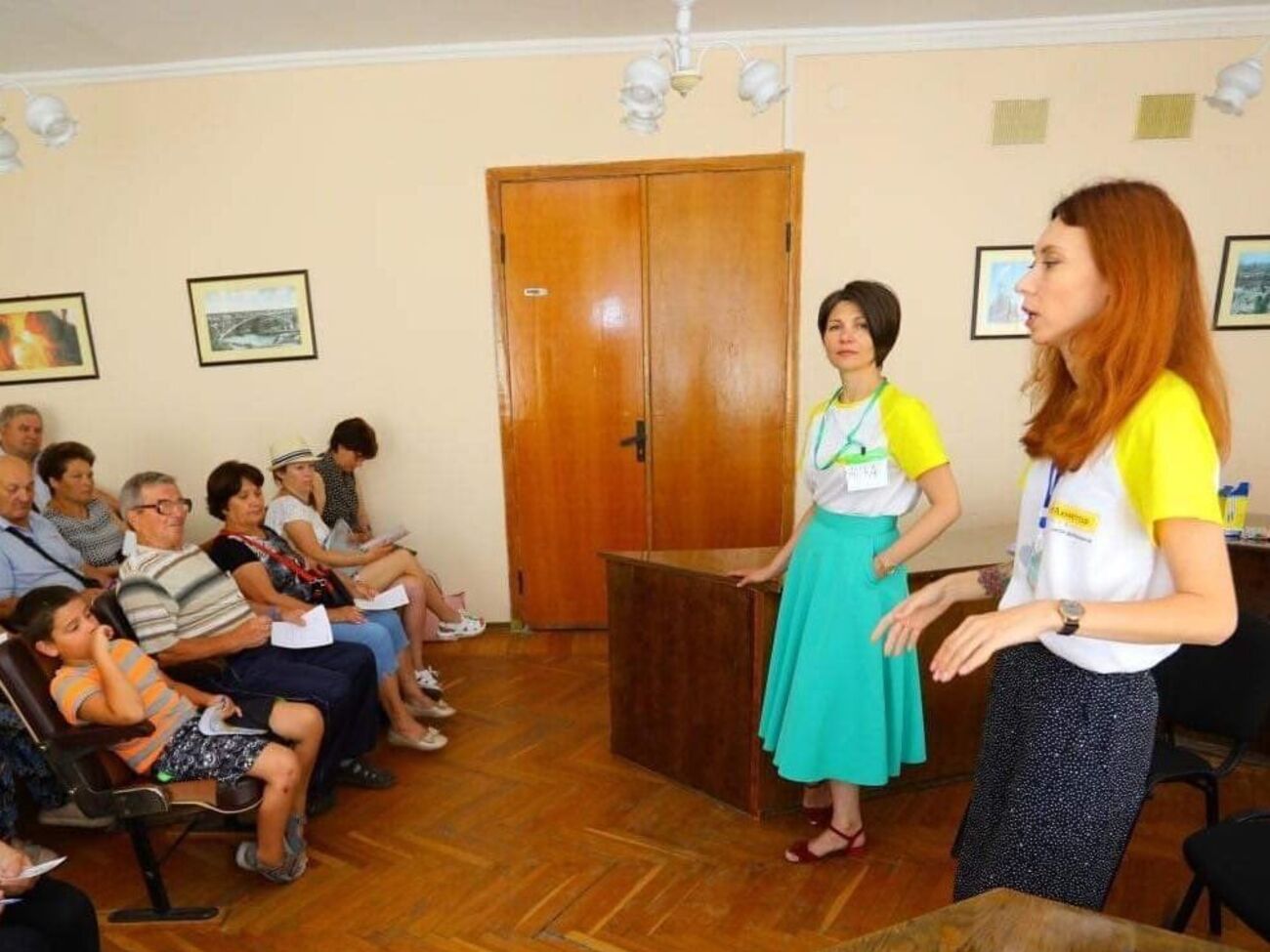 Після консультацій деякі люди і далі працюють із психологом індивідуально, інші приходять на групові зустрічі повторно, приводять друзів, родичів і сусідів