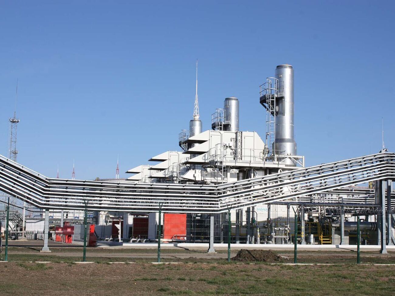 Консорциум ежедневно прокачивает до 51,2 млн баррелей сырой нефти, что составляет 1% от мирового объема