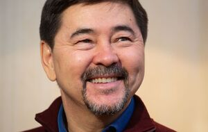 Китай выкручивает руки РФ, потому что это единственная гавань, куда они могут прийти и продать товары, отметил Сейсембаев