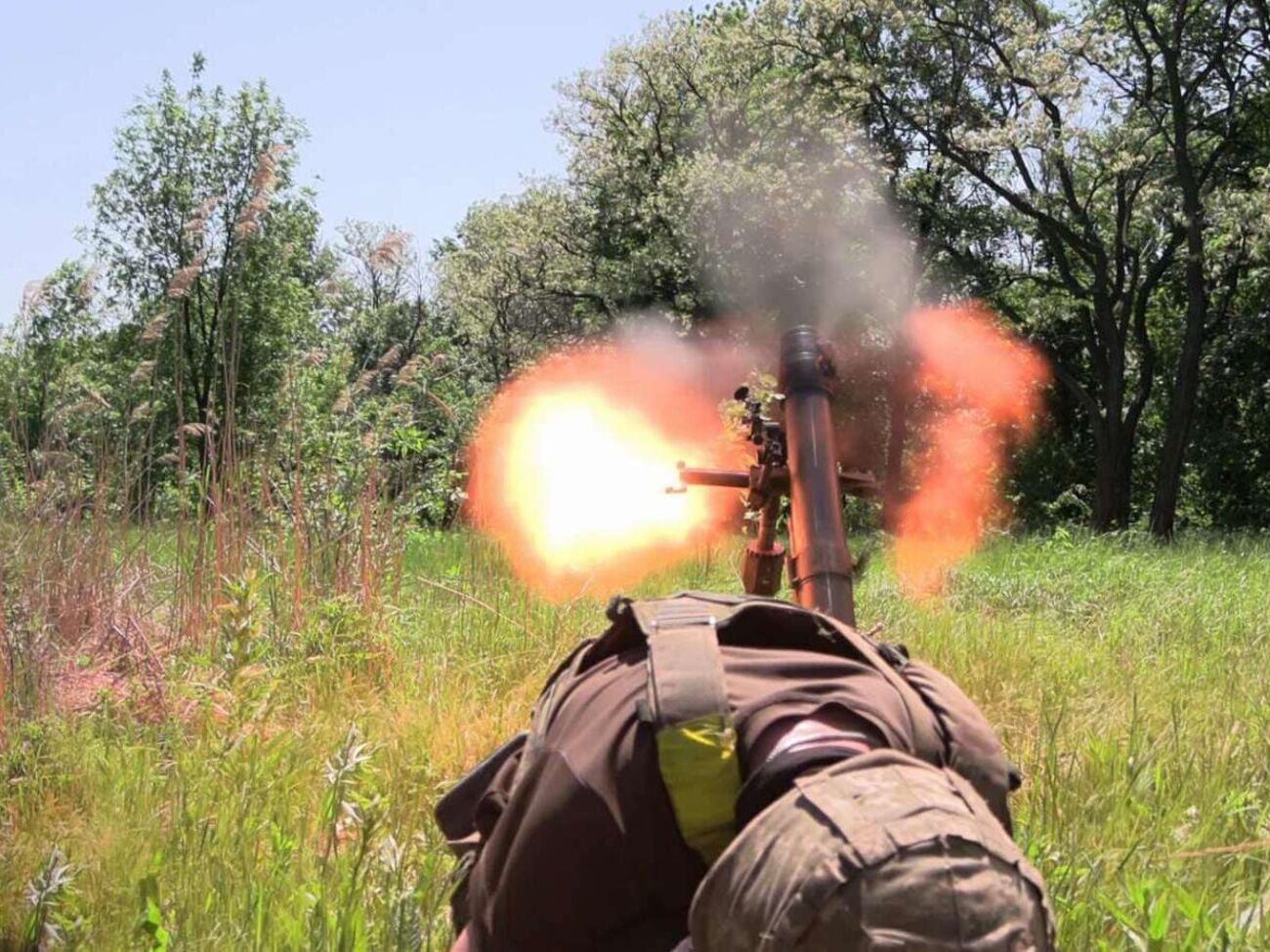 Украинские военные продолжают уничтожать врагов и их технику