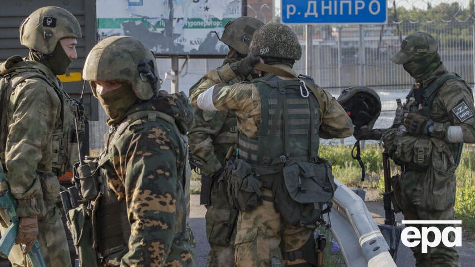 Данилов заявил, что РФ стягивает в Украину большое количество артиллерии и бронетехники