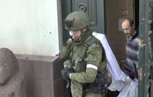 Российские оккупанты украли из музеев Мариуполя подлинники картин Куинджи и Айвазовского