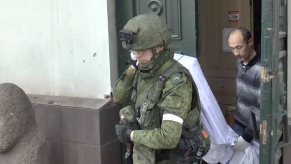 Російські окупанти вкрали з музеїв Маріуполя оригінали картин Куїнджі та Айвазовського