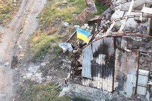 На звільненому острові Зміїному підняли український прапор 7 липня