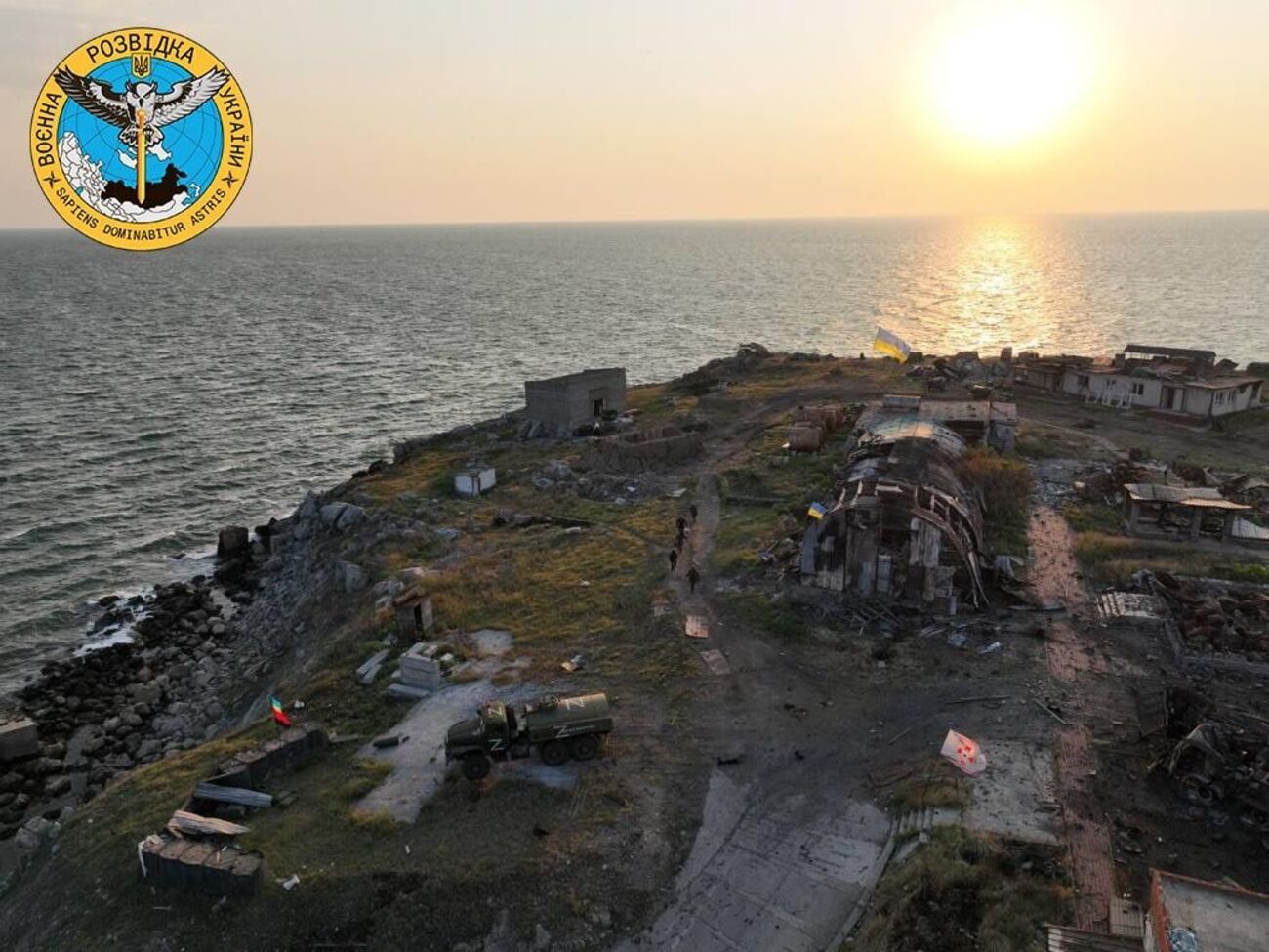 Прапор України над островом підняли цієї ночі