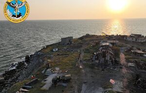 Прапор України над островом підняли цієї ночі